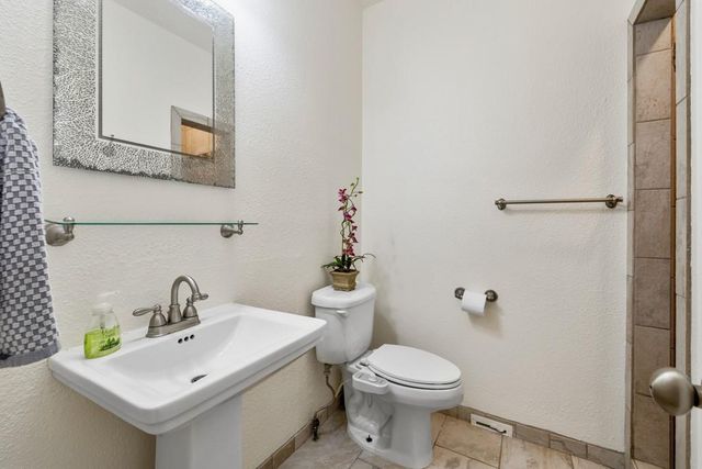 100 Little El Paso RD, Martindale, TX 78655