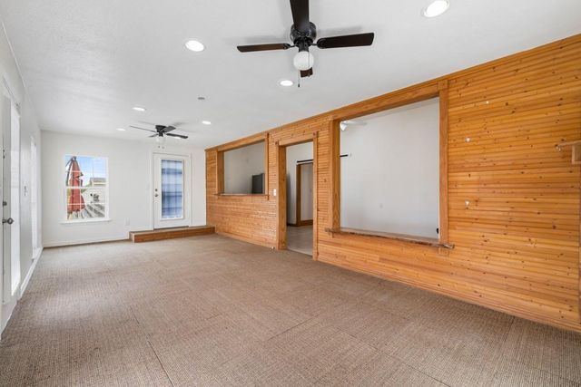 100 Little El Paso RD, Martindale, TX 78655
