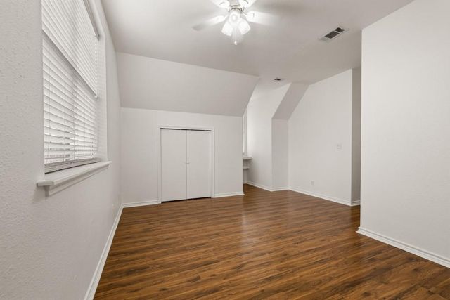 100 Little El Paso RD, Martindale, TX 78655