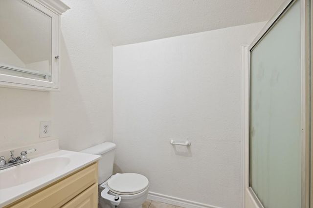 100 Little El Paso RD, Martindale, TX 78655