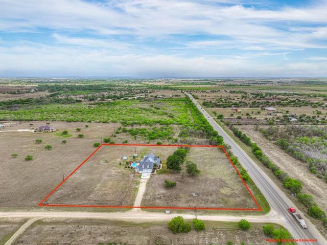 100 Little El Paso RD, Martindale, TX 78655