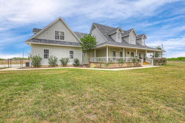 100 Little El Paso RD, Martindale, TX 78655