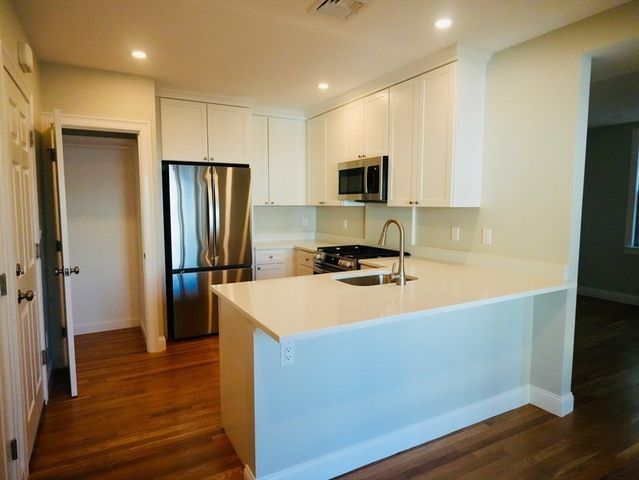 59 7th 3, Cambridge, MA 02141