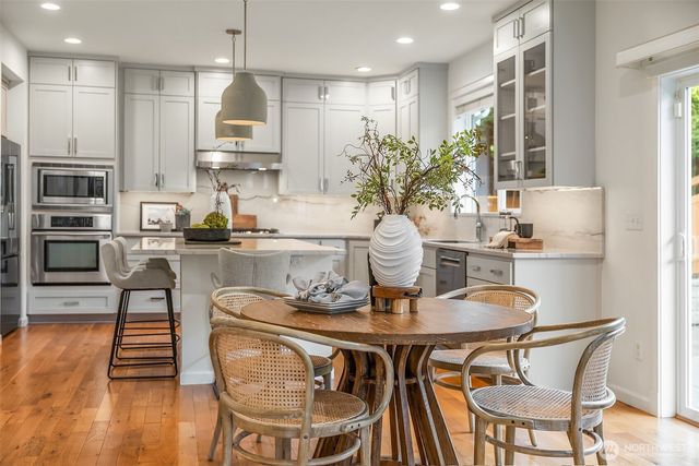 1512 24th Avenue NE, Issaquah, WA 98029