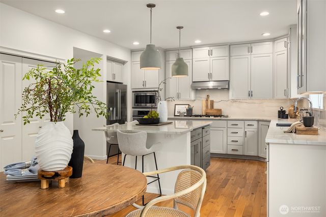 1512 24th Avenue NE, Issaquah, WA 98029