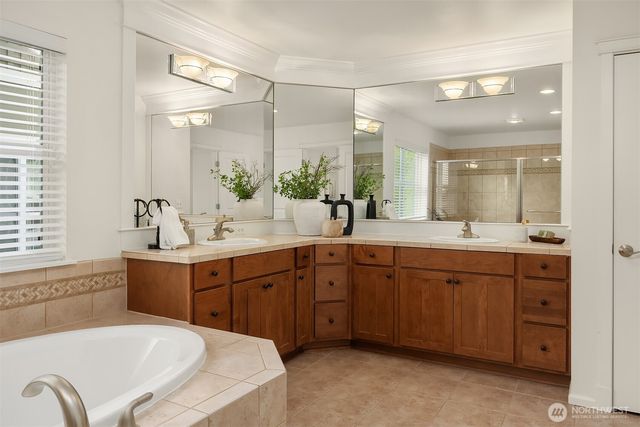 1512 24th Avenue NE, Issaquah, WA 98029