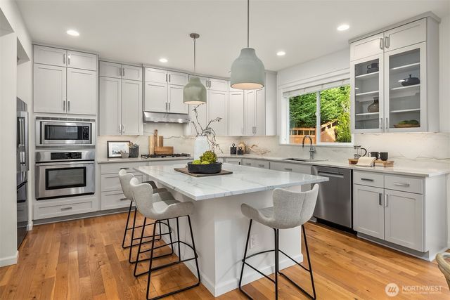 1512 24th Avenue NE, Issaquah, WA 98029