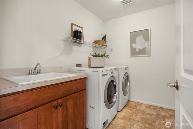 1512 24th Avenue NE, Issaquah, WA 98029