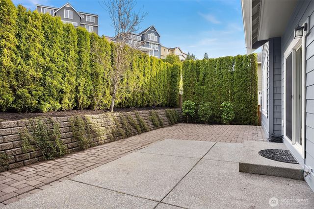 1512 24th Avenue NE, Issaquah, WA 98029