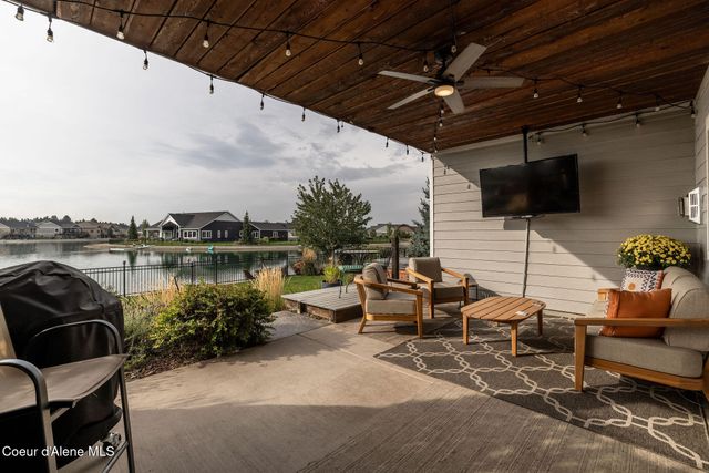 15079 N PRISTINE CIR, Rathdrum, ID 83858