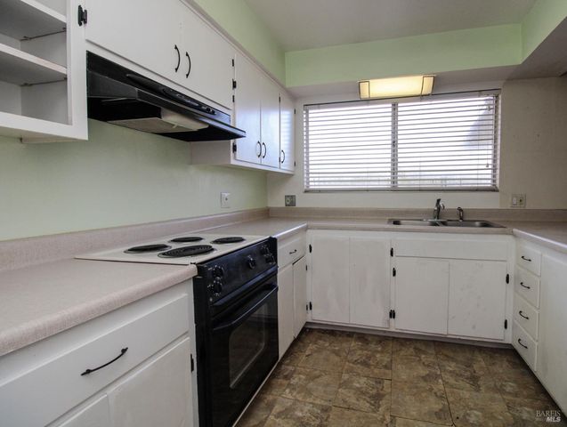 178 Glacier Cir, Vacaville, CA 95687