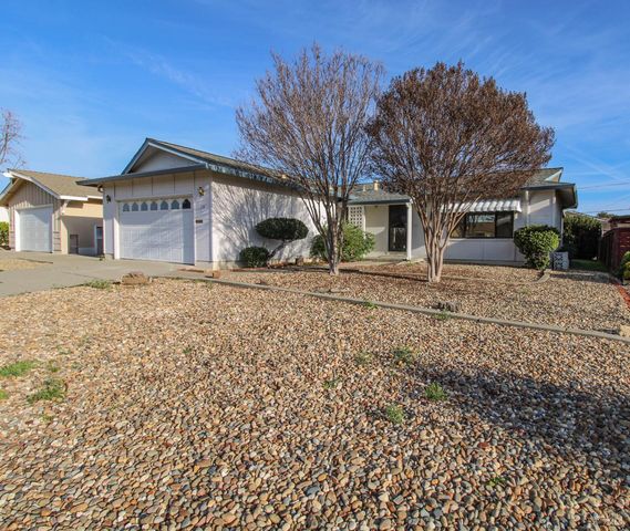 178 Glacier Cir, Vacaville, CA 95687
