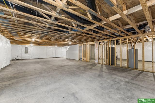 4906 Pinehill Road, Bellevue, NE 68133