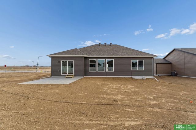 4906 Pinehill Road, Bellevue, NE 68133