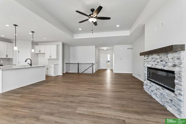 4906 Pinehill Road, Bellevue, NE 68133