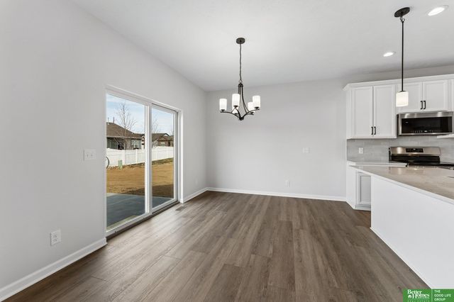 4906 Pinehill Road, Bellevue, NE 68133