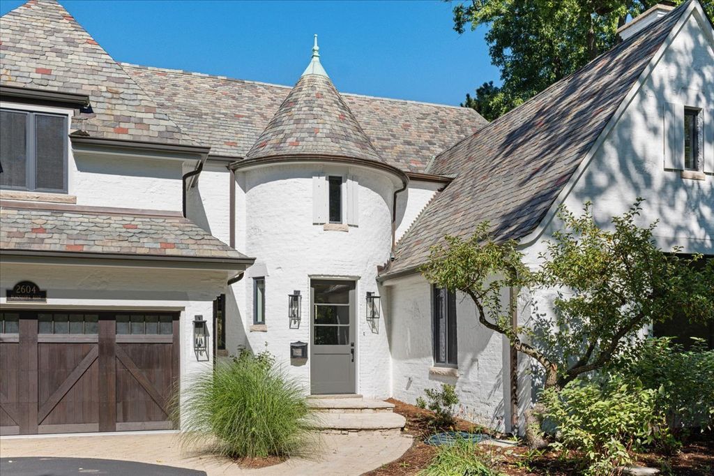2604 Blackhawk Road, Wilmette, IL 60091 — photo 2