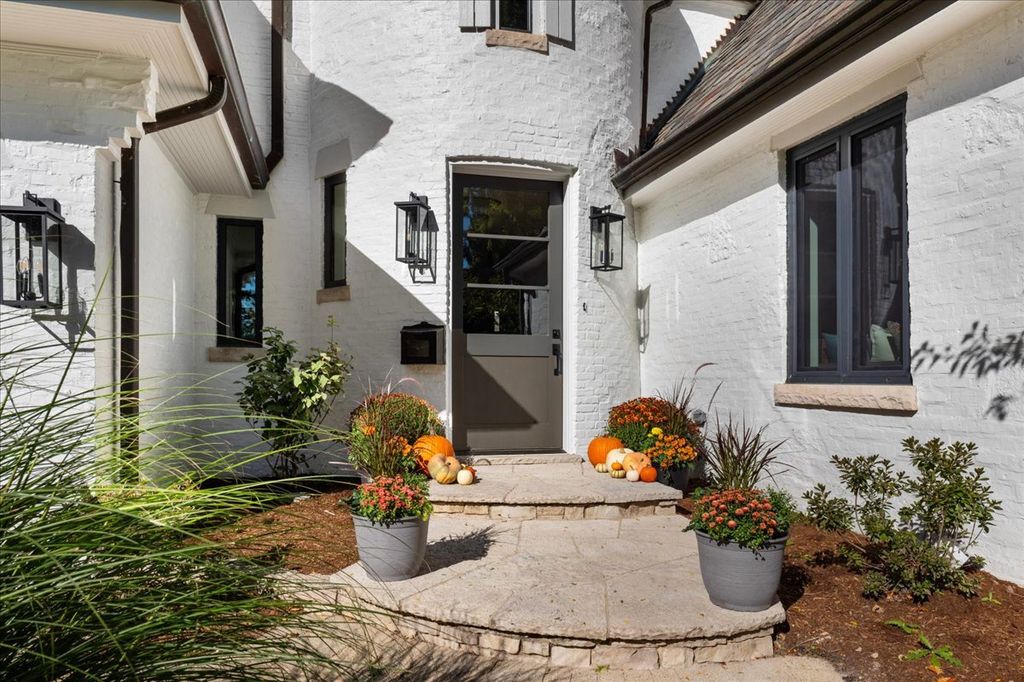 2604 Blackhawk Road, Wilmette, IL 60091 — photo 3