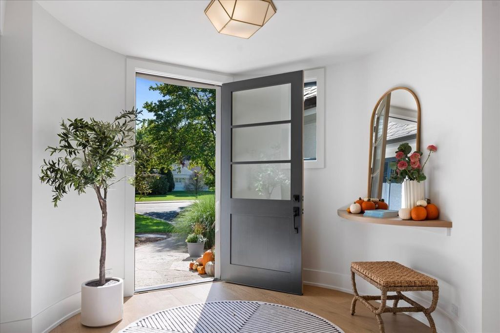 2604 Blackhawk Road, Wilmette, IL 60091 — photo 4