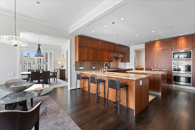 77 E WALTON Street 24D, Chicago, IL 60611