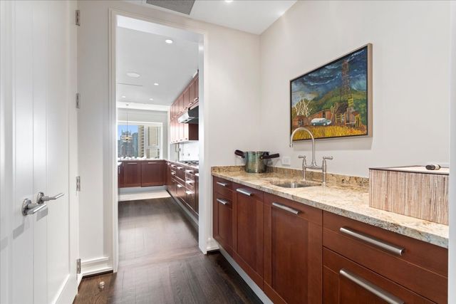 77 E WALTON Street 24D, Chicago, IL 60611