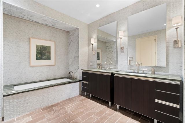 77 E WALTON Street 24D, Chicago, IL 60611