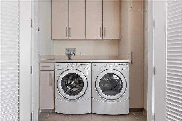 77 E WALTON Street 24D, Chicago, IL 60611