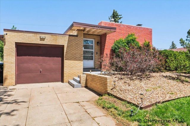 2768 OLIVE DR, Cheyenne, WY 82001