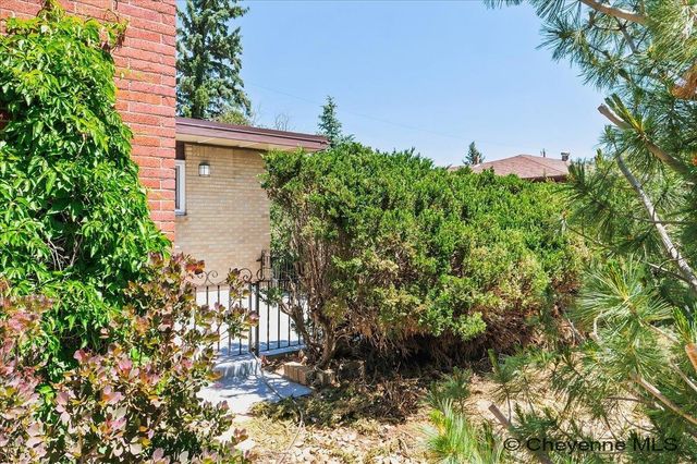 2768 OLIVE DR, Cheyenne, WY 82001