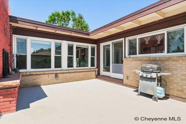 2768 OLIVE DR, Cheyenne, WY 82001