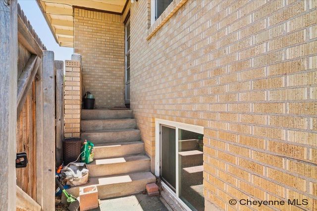 2768 OLIVE DR, Cheyenne, WY 82001