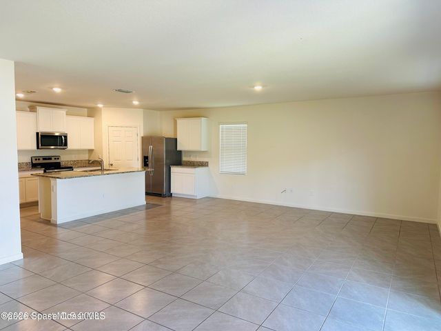 519 Old Country Road SE, Palm Bay, FL 32909