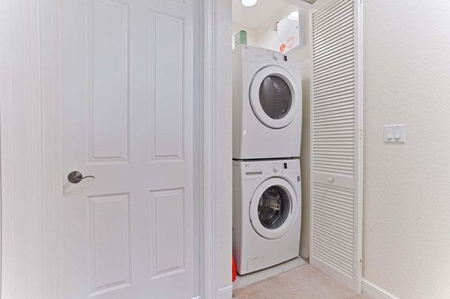 660 Amador Lane 4, West Palm Beach, FL 33401