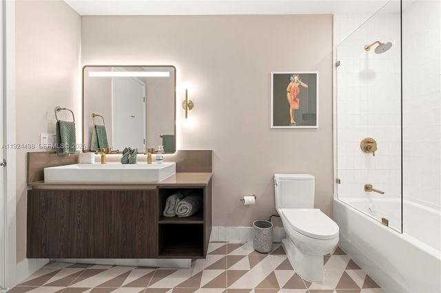 159 NE 6th St 5104, Miami, FL 33132