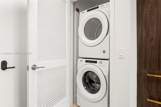 159 NE 6th St 5104, Miami, FL 33132