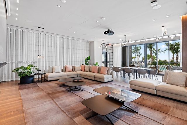 159 NE 6th St 5104, Miami, FL 33132