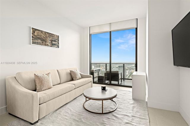 159 NE 6th St 5104, Miami, FL 33132