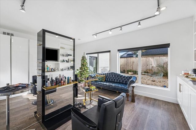 1919 Missouri Street, Houston, TX 77019