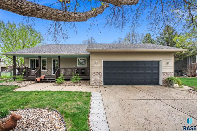 1600 S Hillview Rd Road, Sioux Falls, SD 57110