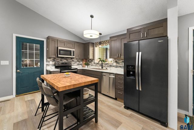 1600 S Hillview Rd Road, Sioux Falls, SD 57110