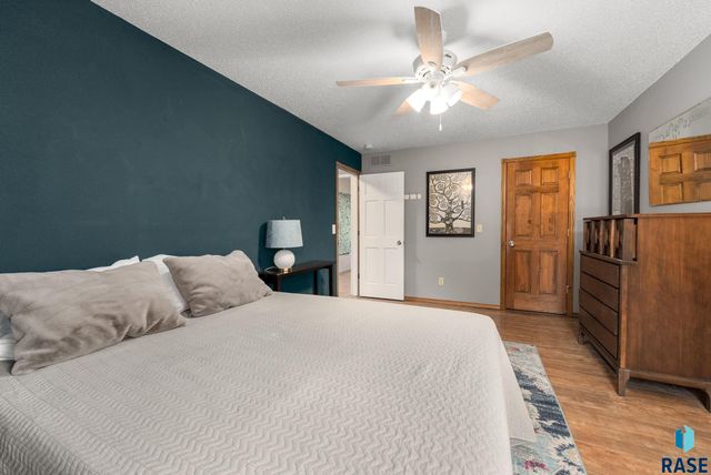 1600 S Hillview Rd Road, Sioux Falls, SD 57110