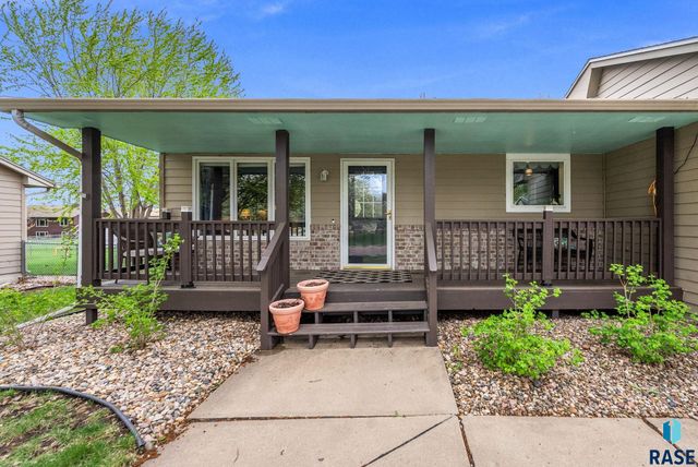 1600 S Hillview Rd Road, Sioux Falls, SD 57110