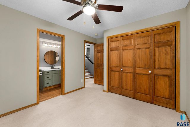 1600 S Hillview Rd Road, Sioux Falls, SD 57110