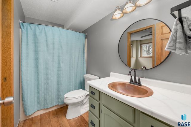 1600 S Hillview Rd Road, Sioux Falls, SD 57110