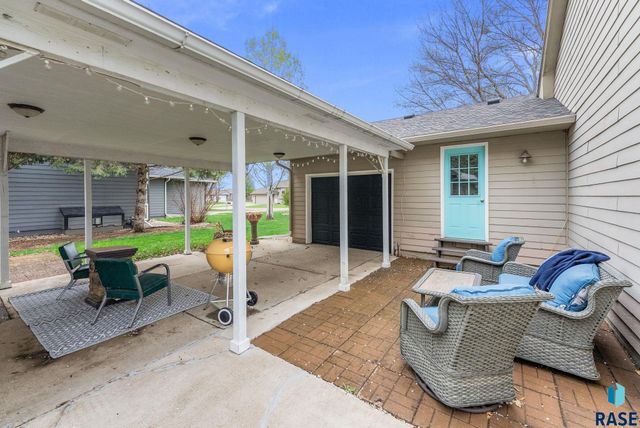 1600 S Hillview Rd Road, Sioux Falls, SD 57110