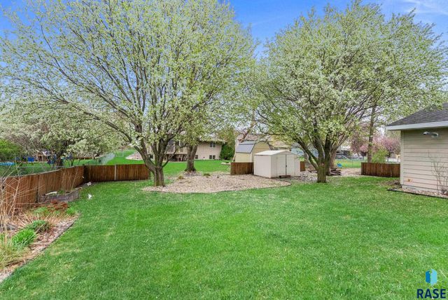 1600 S Hillview Rd Road, Sioux Falls, SD 57110