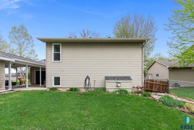 1600 S Hillview Rd Road, Sioux Falls, SD 57110