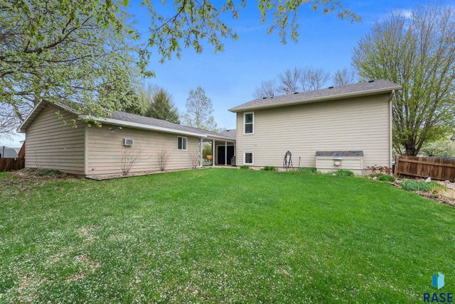 1600 S Hillview Rd Road, Sioux Falls, SD 57110