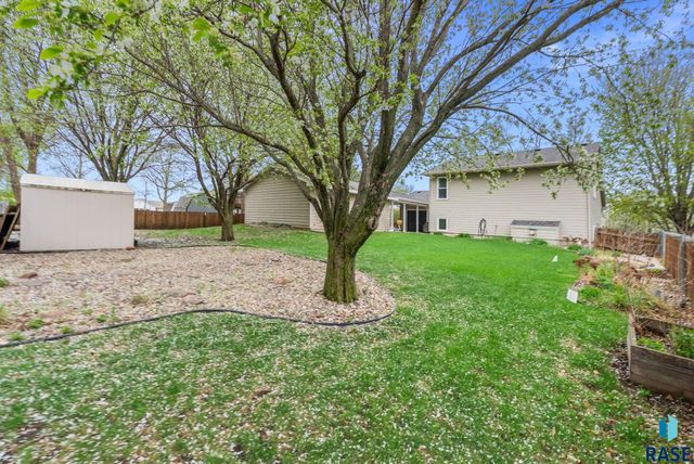 1600 S Hillview Rd Road, Sioux Falls, SD 57110