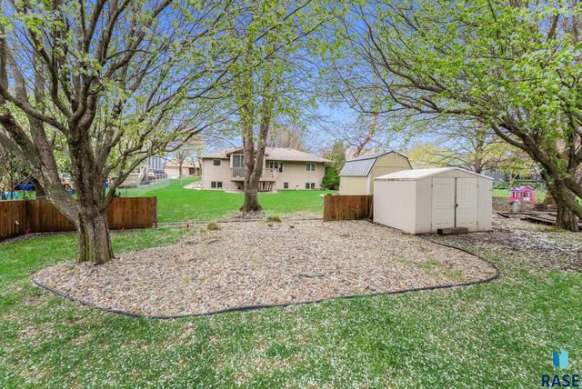 1600 S Hillview Rd Road, Sioux Falls, SD 57110